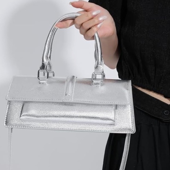 Baguette silver Y2K style crossbody loaf shaped bag super cute - Picture 2 of 6